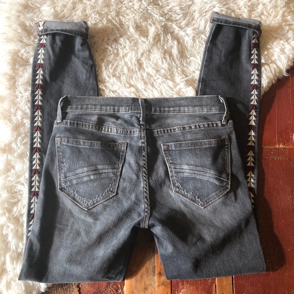 Driftwood | Marilyn Embroidered Skinny Jeans - Picture 7 of 8